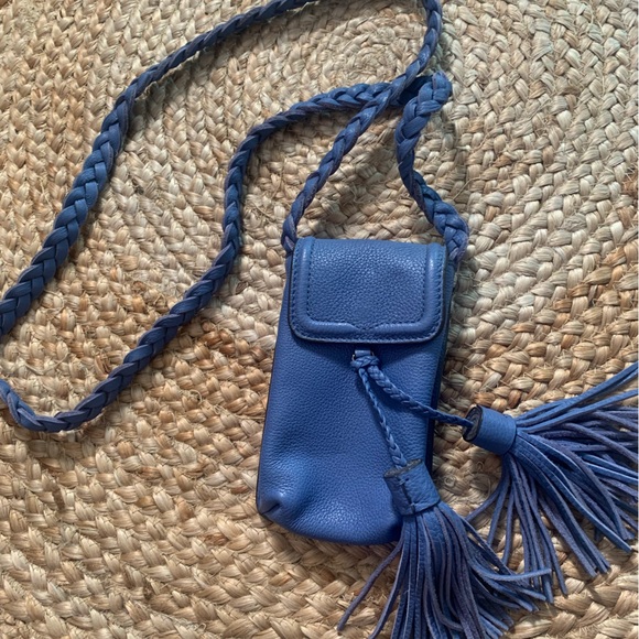 Cell phone cross body 💙 - Picture 1 of 4